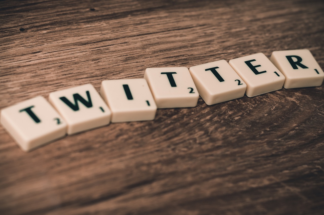 How to use hashtags